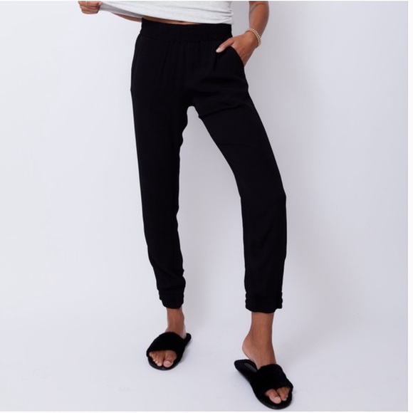 NEW Monrow Crepe Skinny Jogger Pants in Black XS - Picture 2 of 8